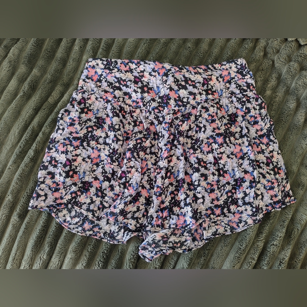 American Eagle Outfitters Floral Women's Shorts Size Small